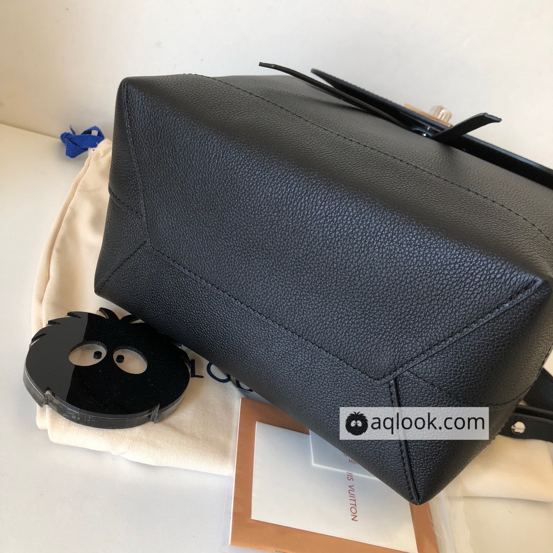 M41815, LOCKME BACKPACK, LOUIS VUITTON LV