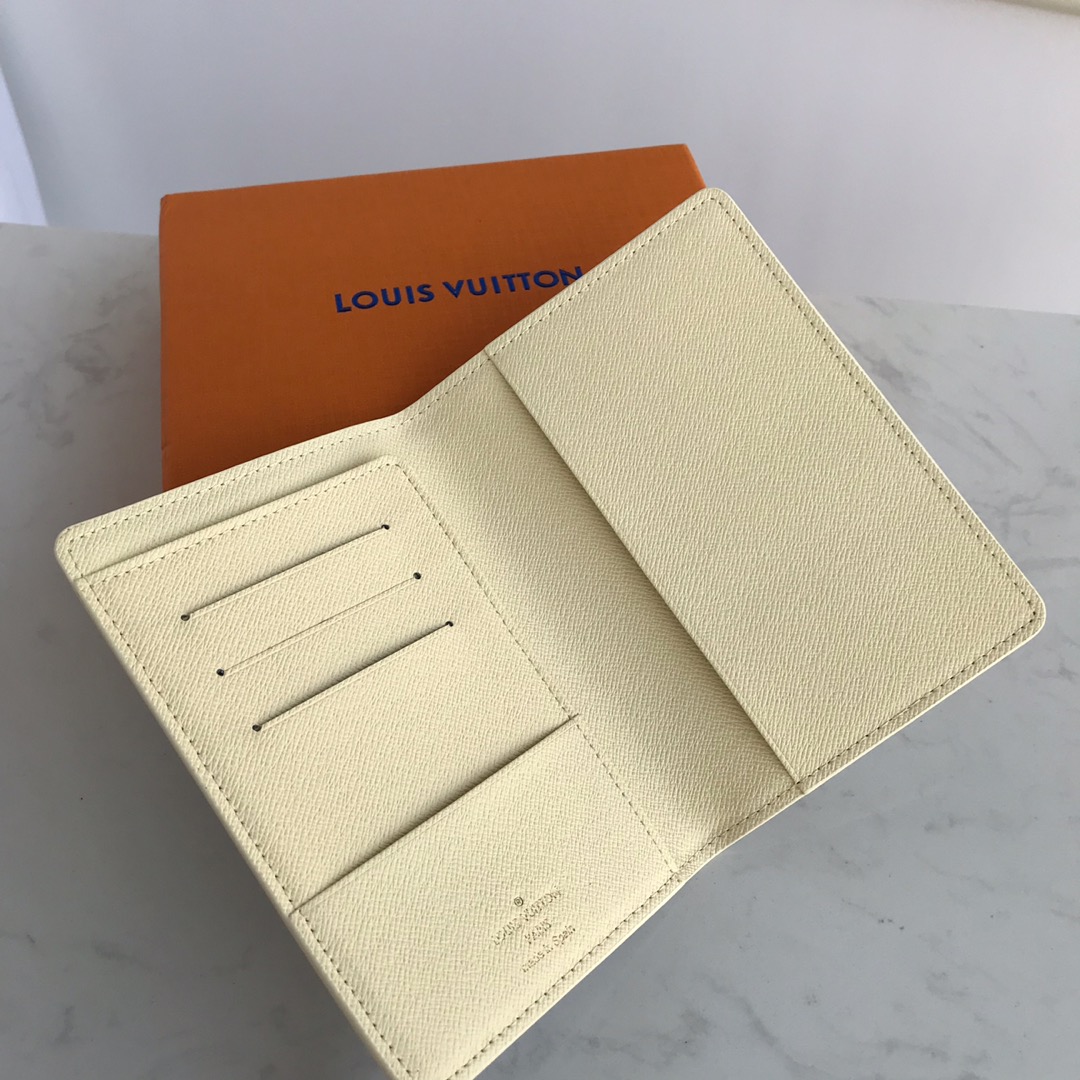 Louis Vuitton LV, N60032, PASSPORT COVER