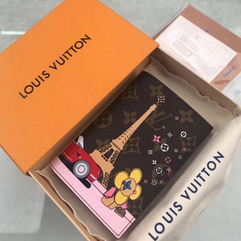 M68493 PASSPORT COVER, LOUIS VUITTON LV 