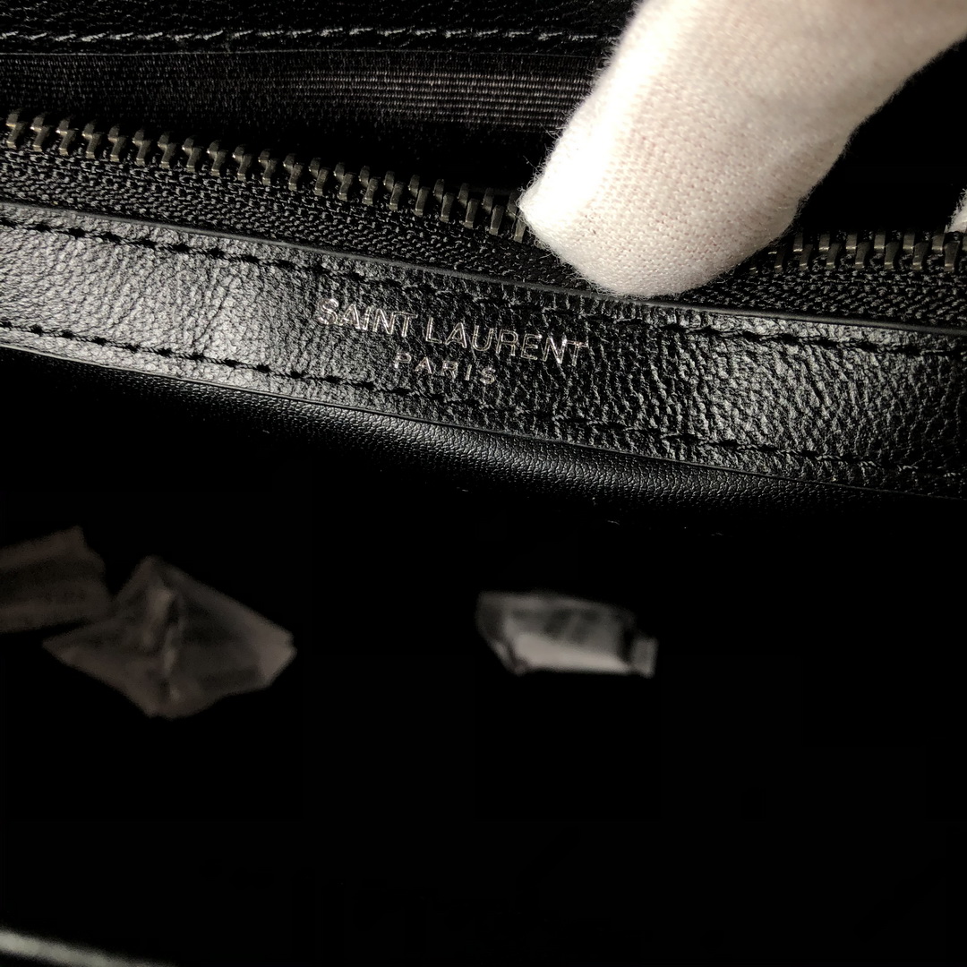 487212 CLASSIC LARGE COLLÈGE BAG  MATELASSÉ LEATHER, YSL Saint Laurent