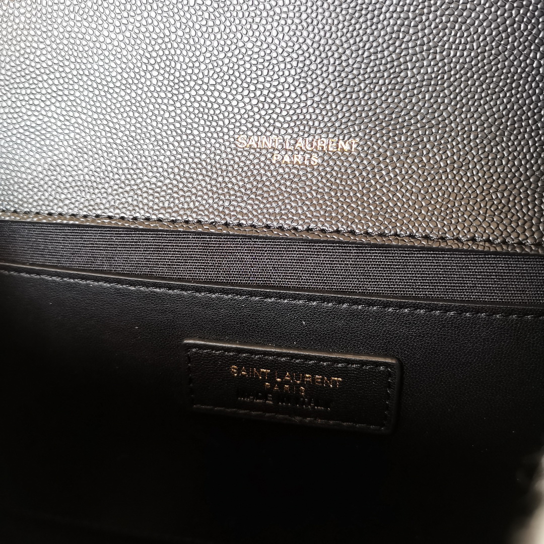 487206 ENVELOPE MEDIUM BAG IN GRAIN DE POUDRE EMBOSSED LEATHER, YSL Saint Laurent
