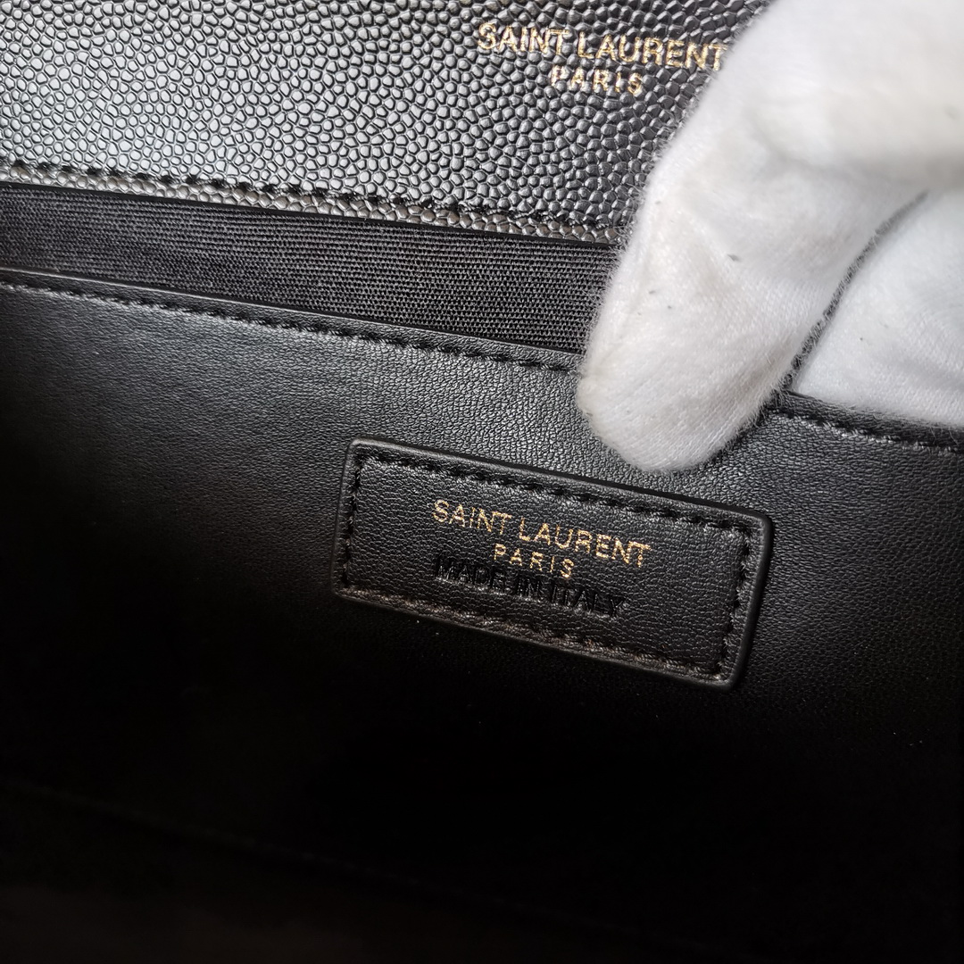 487206 ENVELOPE MEDIUM BAG IN GRAIN DE POUDRE EMBOSSED LEATHER, YSL Saint Laurent