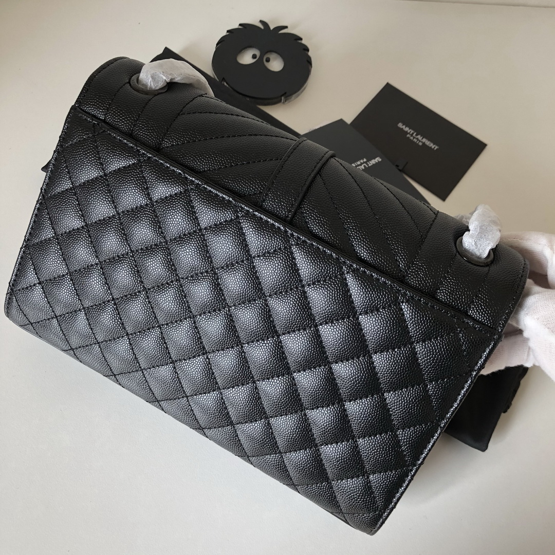 487206 ENVELOPE MEDIUM BAG IN GRAIN DE POUDRE EMBOSSED LEATHER, YSL Saint Laurent
