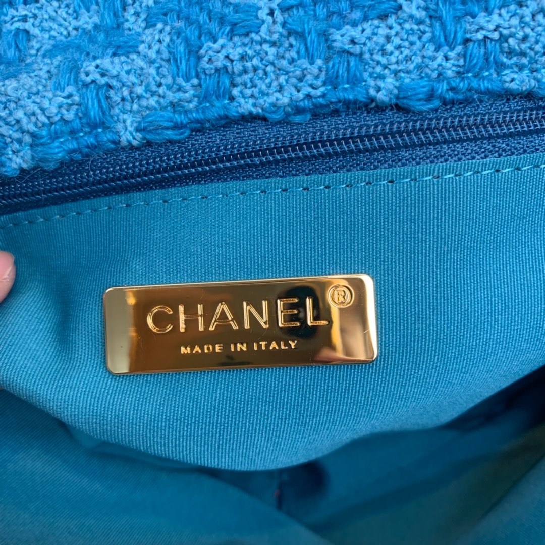 AS1160  chanel 19 flap bag