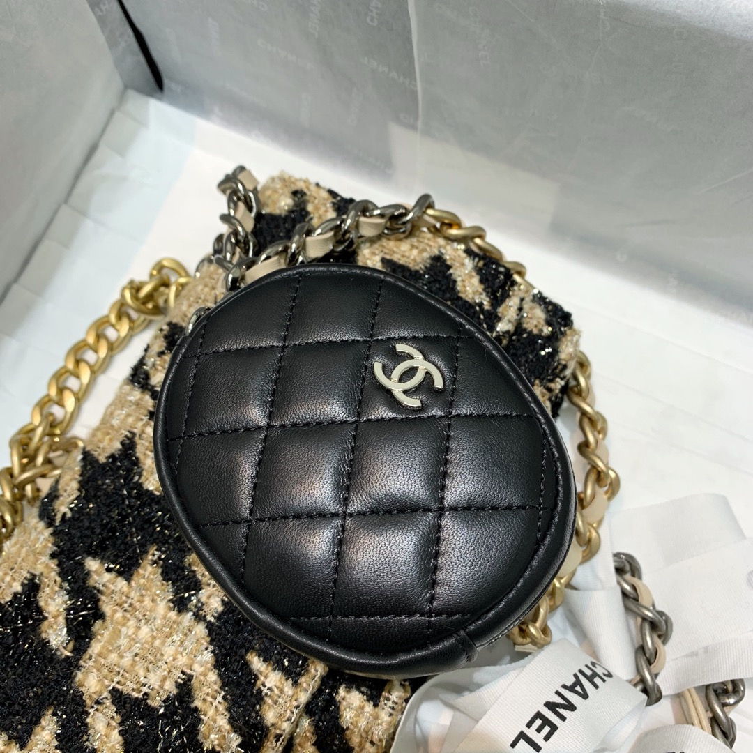 AP0985 chanel 19 wallet on chain & coin purse
