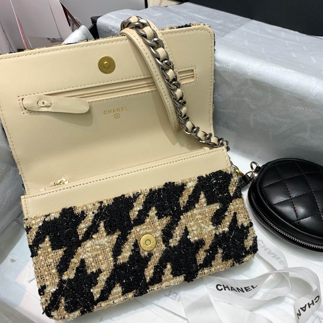 AP0985 chanel 19 wallet on chain & coin purse