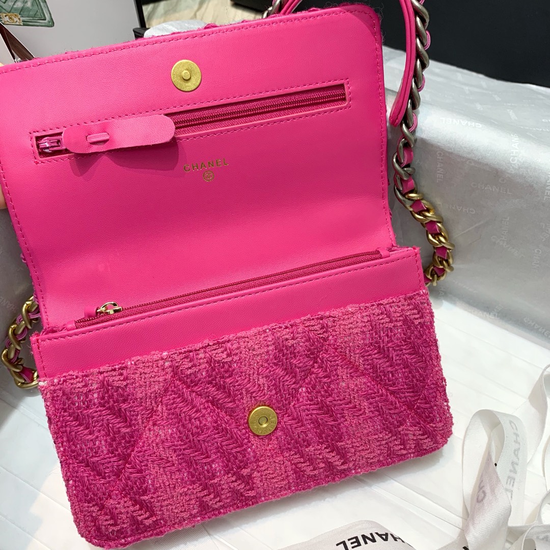 AP0985 chanel 19 wallet on chain & coin purse