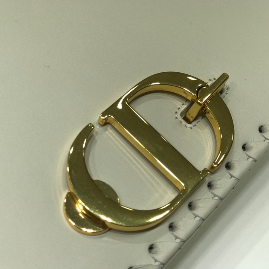  M9220 CHALK WHITE 30 MONTAIGNE THREADED EDGES CALFSKIN FLAP CHAIN BAG, DIOR HANDBAG