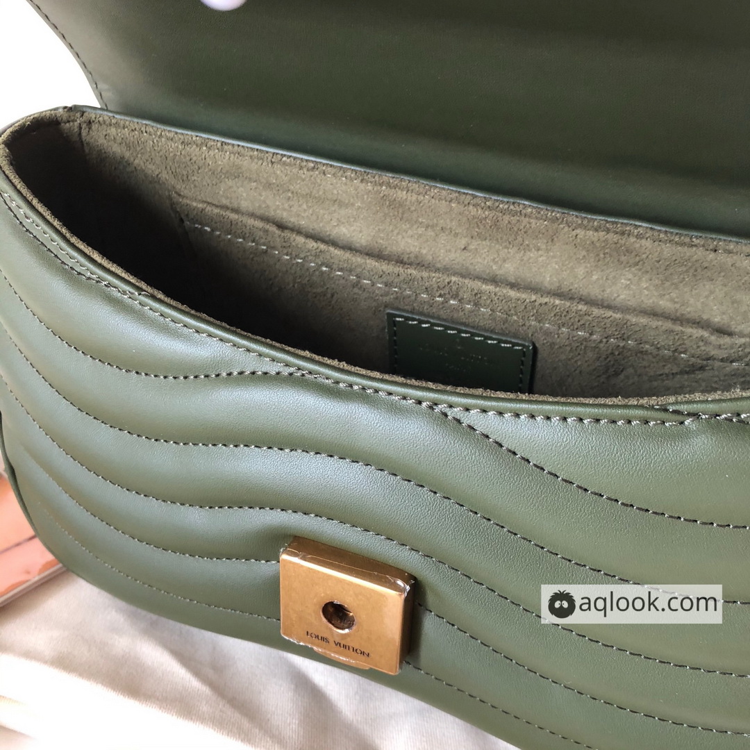 M55383, LOUIS VUITTON NEW WAVE CHAIN BAG MM, Louis Vuitton LV