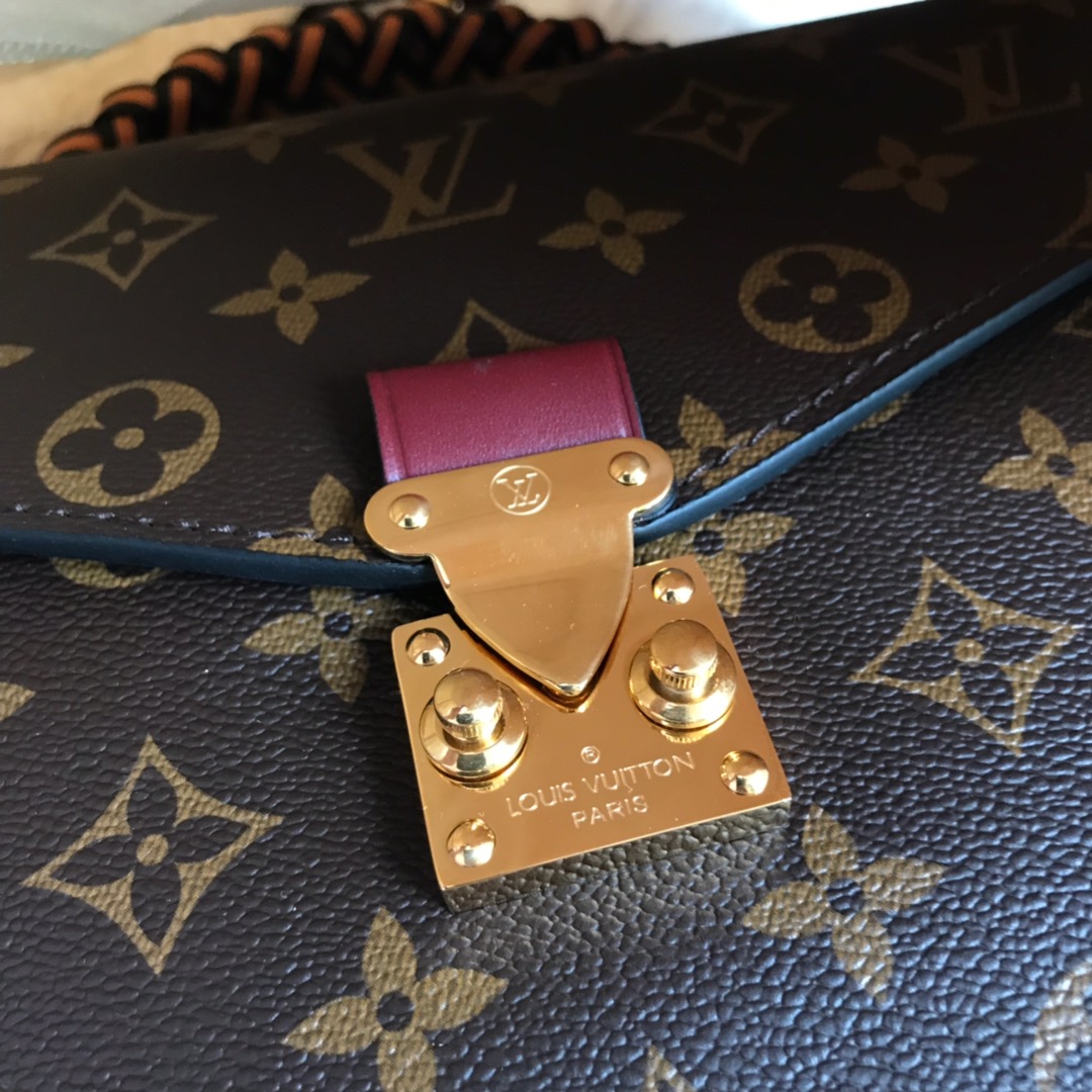 M44668, POCHETTE METIS, Louis Vuitton LV