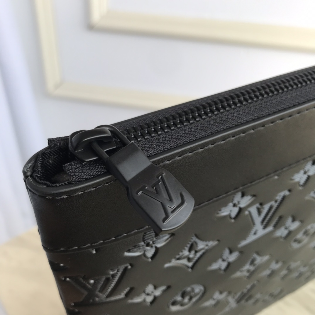 M62903 DISCOVERY POCHETTE, Louis Vuitton LV