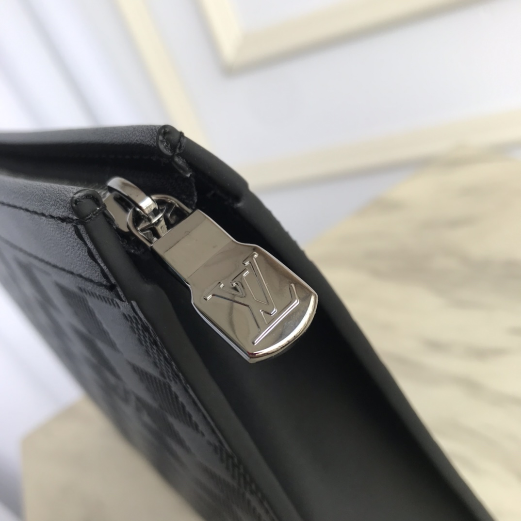 M61692, Louis Vuitton LV, POCHETTE VOYAGE MM