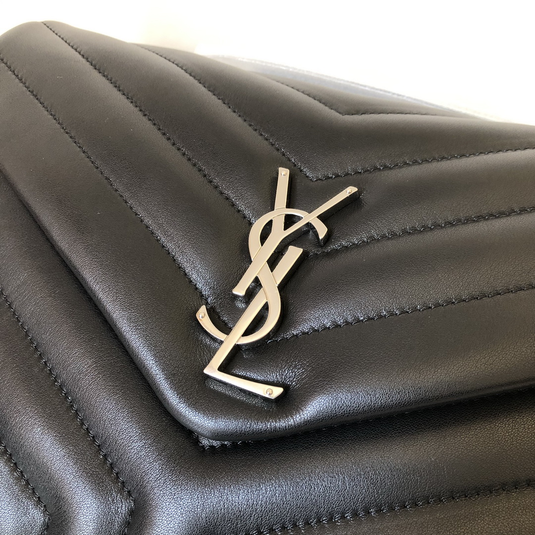 487216, YSL Saint Laurent, MEDIUM LOULOU CHAIN BAG, Y MATELASSÉ LEATHER