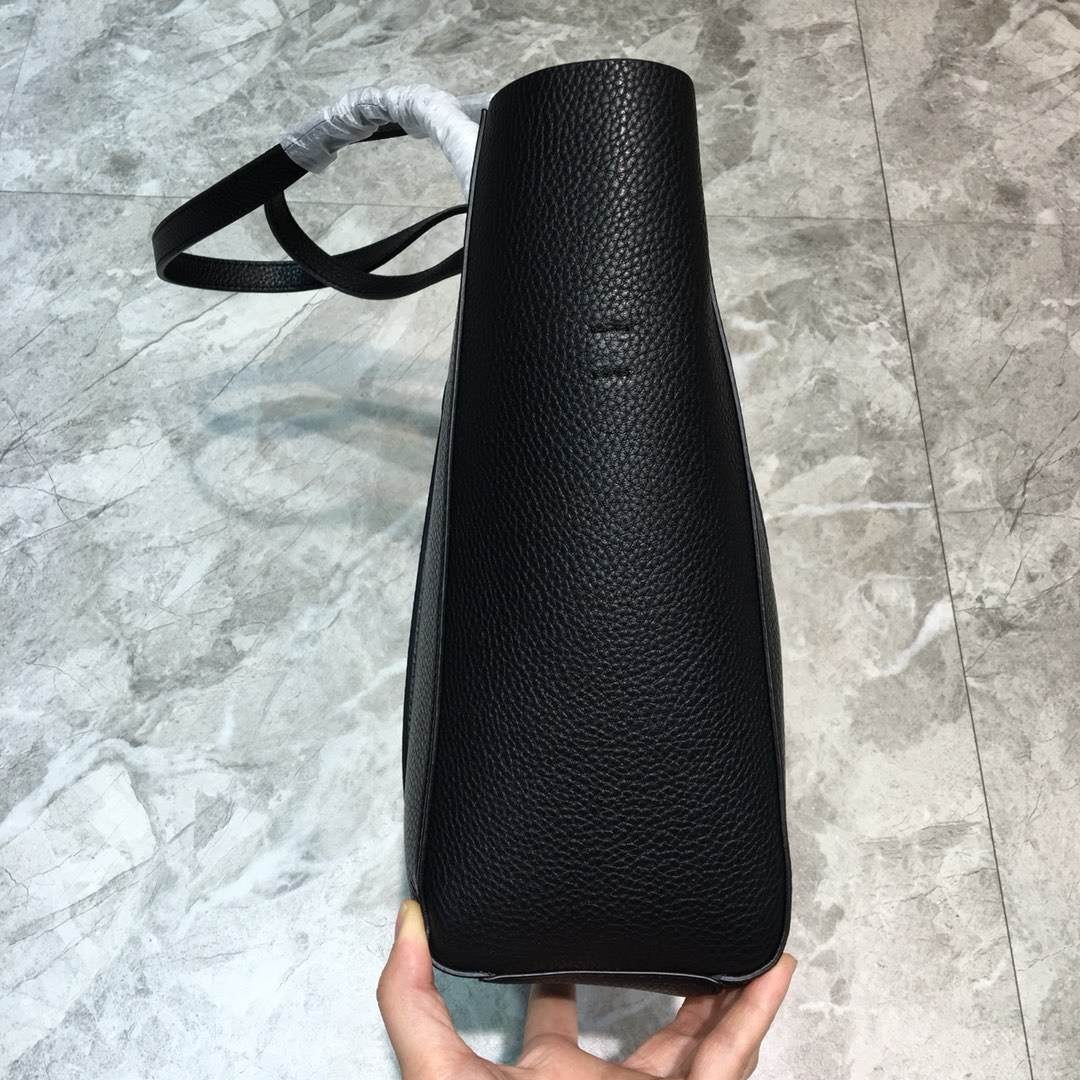 EVERYDAY XS TOTE BAG, BALENCIAGA HANDBAGS