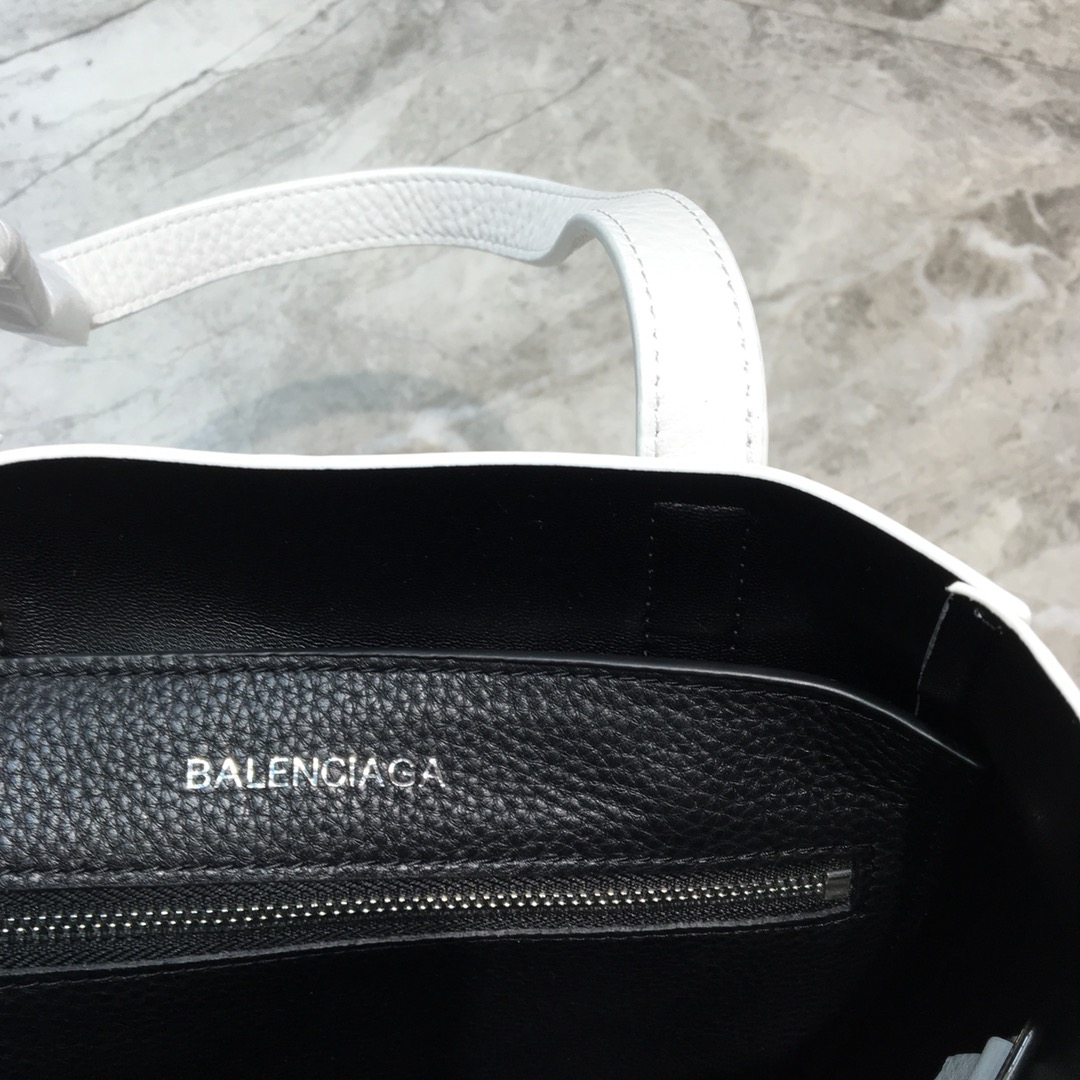 EVERYDAY XXS TOTE BAG, BALENCIAGA HANDBAGS