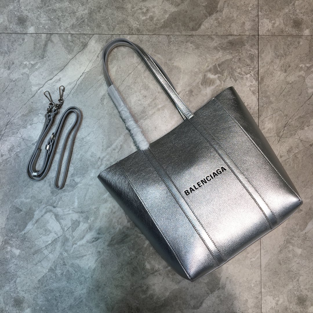 EVERYDAY XS TOTE BAG, BALENCIAGA HANDBAGS