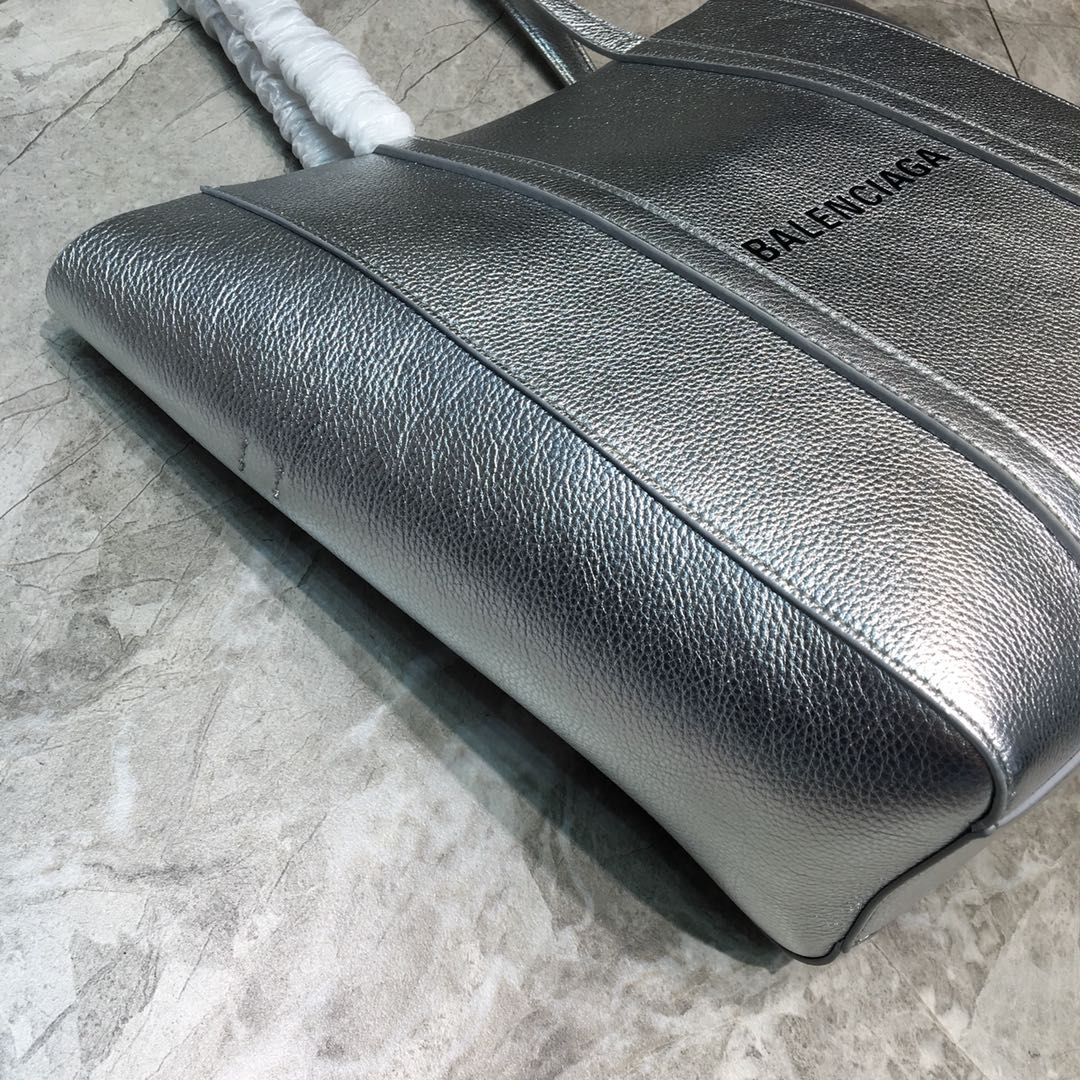 EVERYDAY XS TOTE BAG, BALENCIAGA HANDBAGS