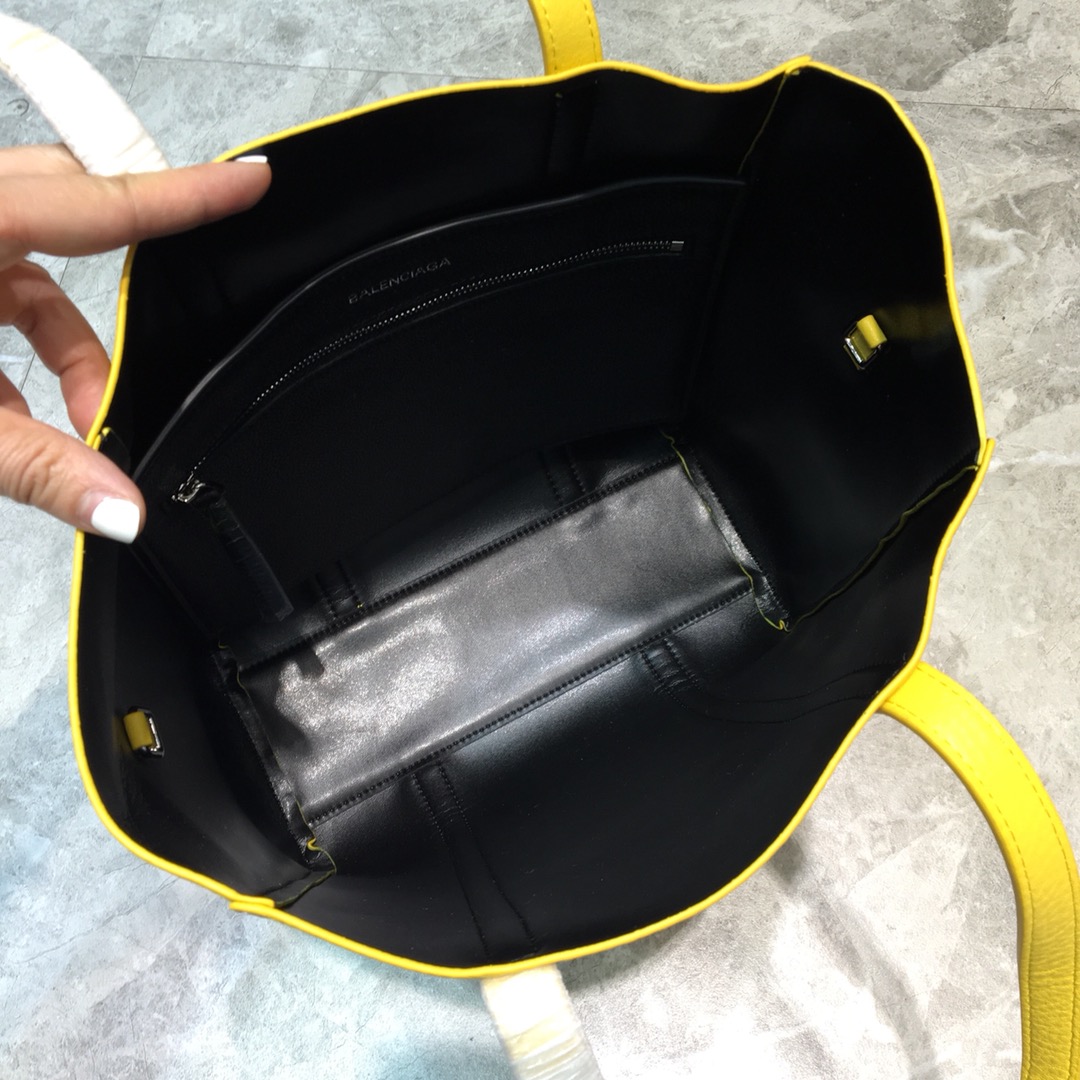 EVERYDAY XS TOTE BAG, BALENCIAGA HANDBAGS