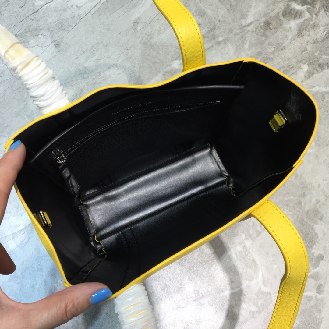 EVERYDAY XXS TOTE BAG, BALENCIAGA HANDBAGS