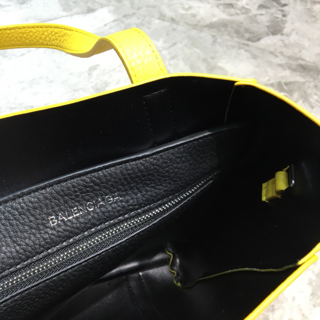 EVERYDAY XXS TOTE BAG, BALENCIAGA HANDBAGS