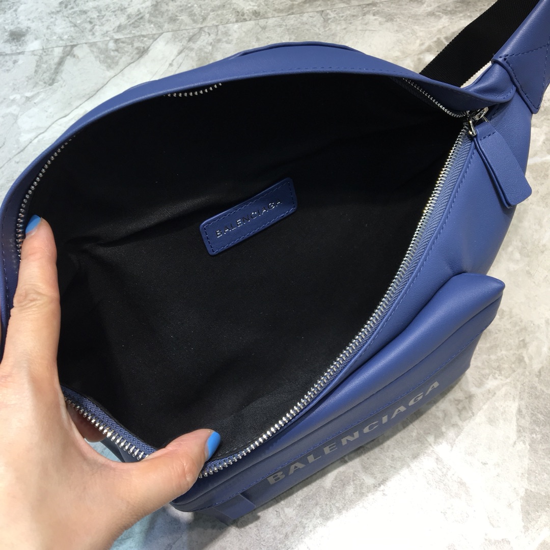 EVERYDAY XS BELTPACK, BALENCIAGA HANDBAG