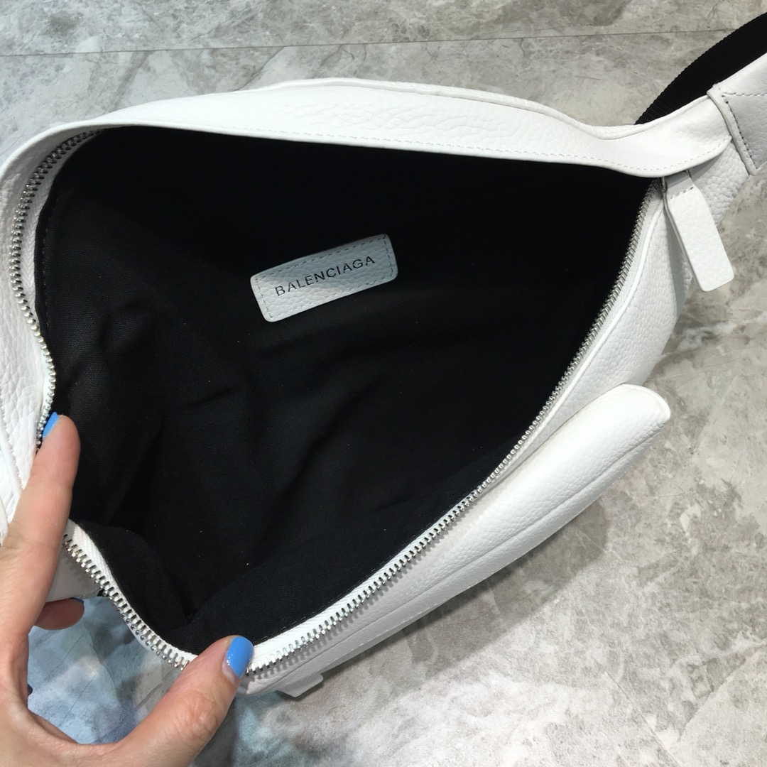EVERYDAY XS BELTPACK, BALENCIAGA HANDBAG