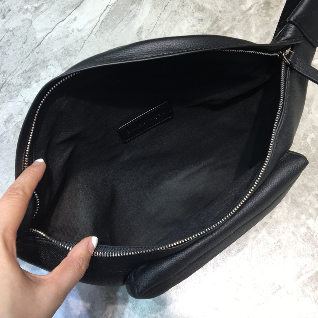 EVERYDAY XS BELTPACK, BALENCIAGA HANDBAG