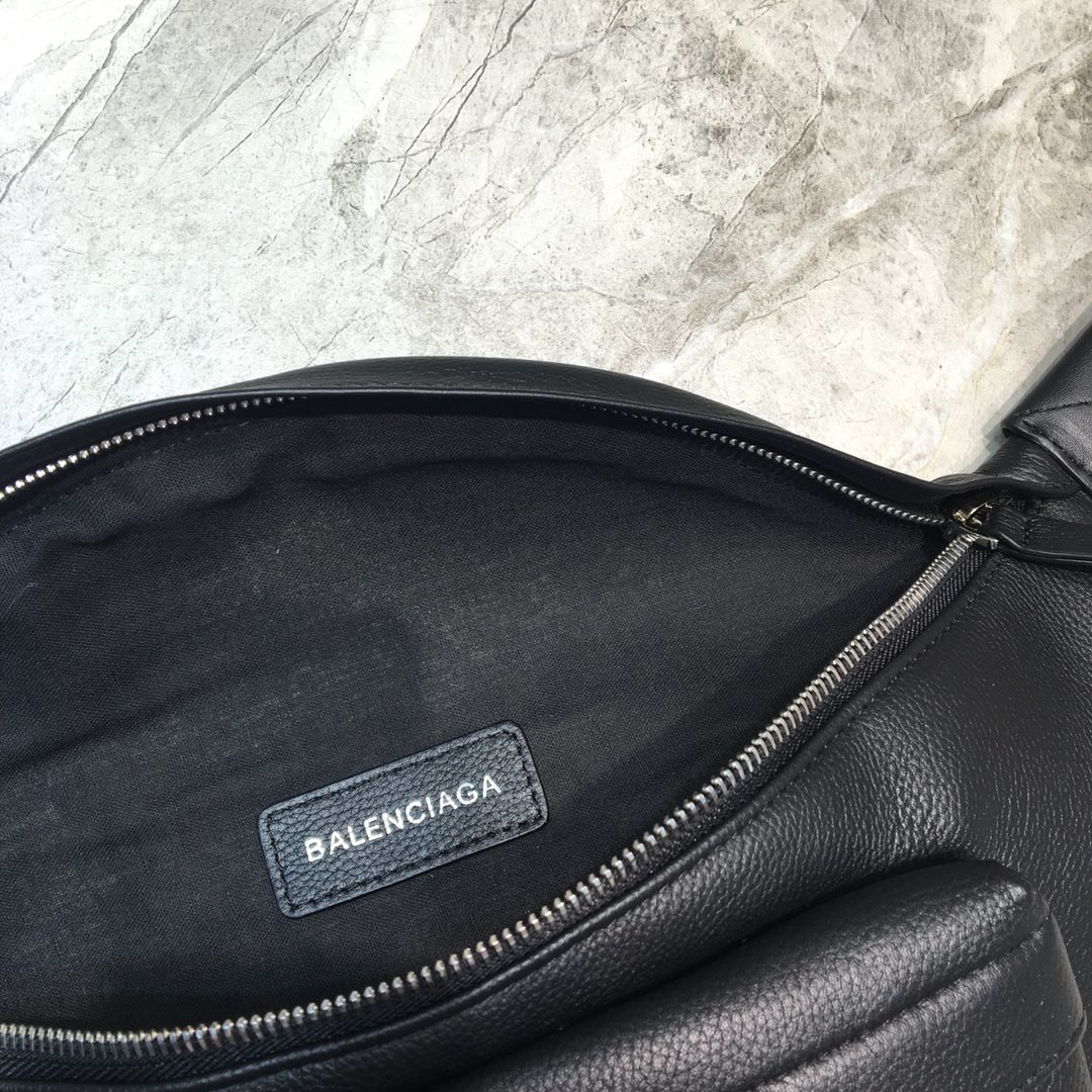 EVERYDAY XS BELTPACK, BALENCIAGA HANDBAG