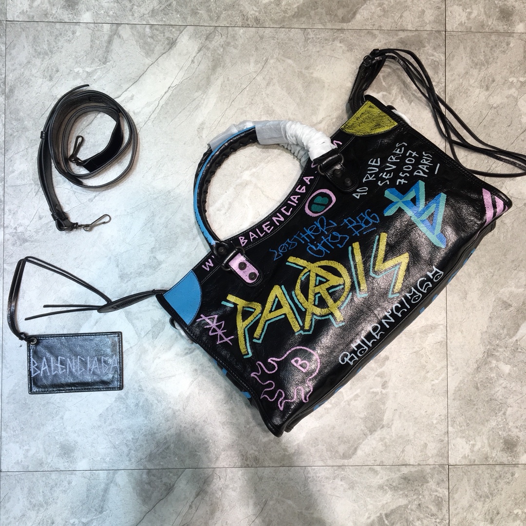 CLASSIC CITY SHOULDER BAG, BALENCIAGA HANDBAGS