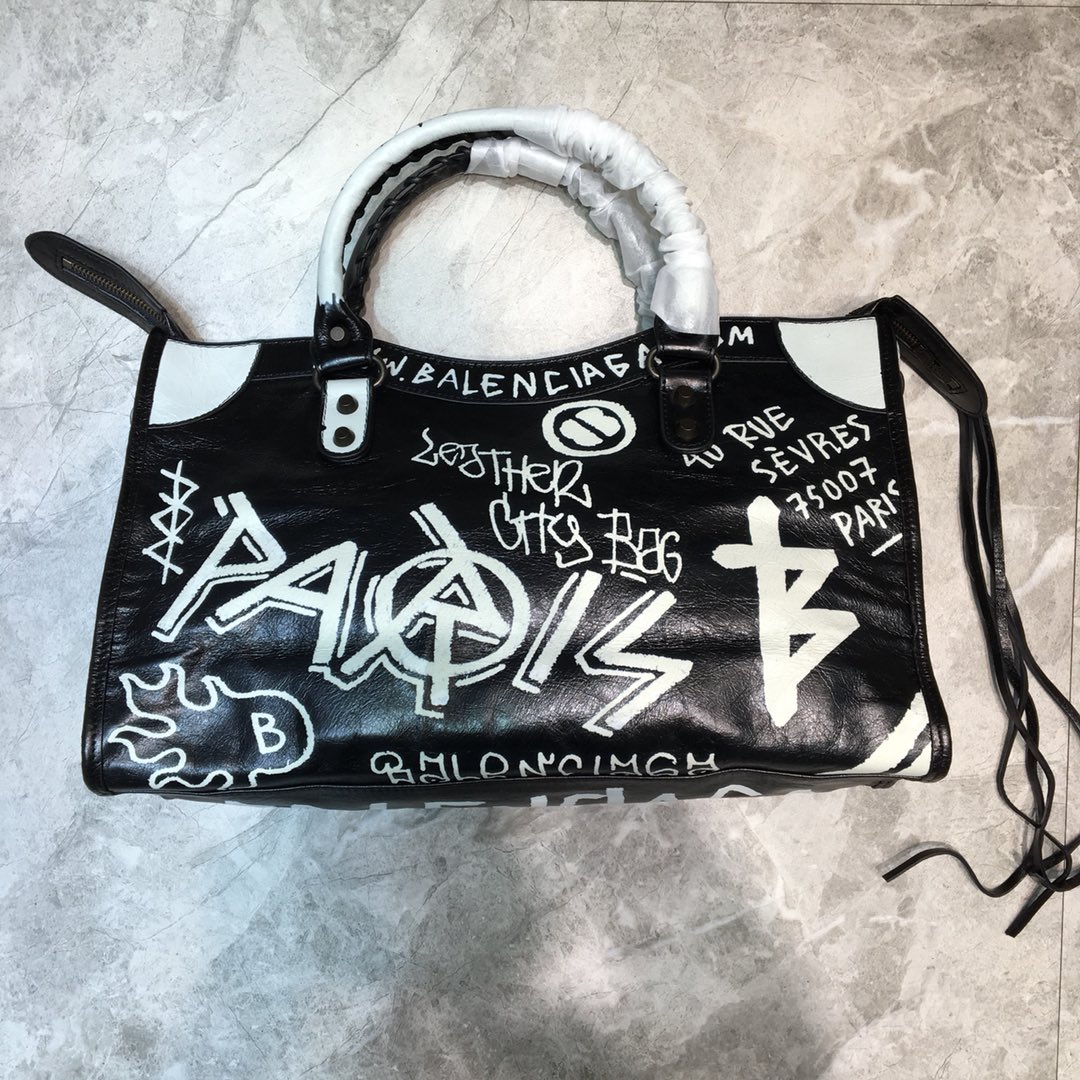 CLASSIC CITY SHOULDER BAG, BALENCIAGA HANDBAGS