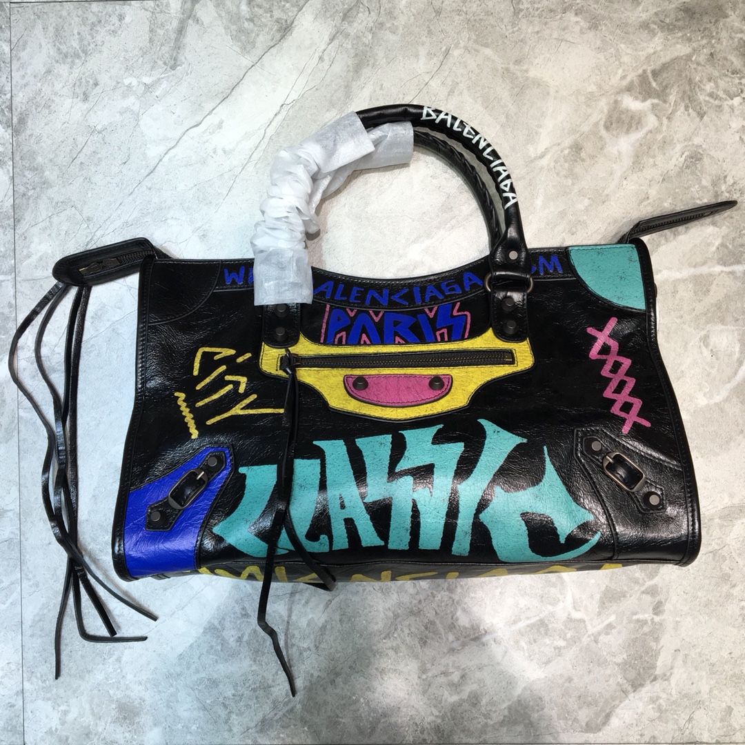 CLASSIC CITY SHOULDER BAG, BALENCIAGA HANDBAGS