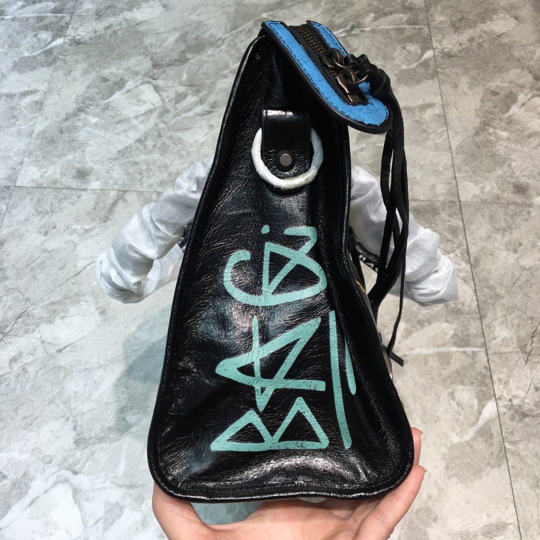CLASSIC CITY SHOULDER BAG, BALENCIAGA HANDBAGS