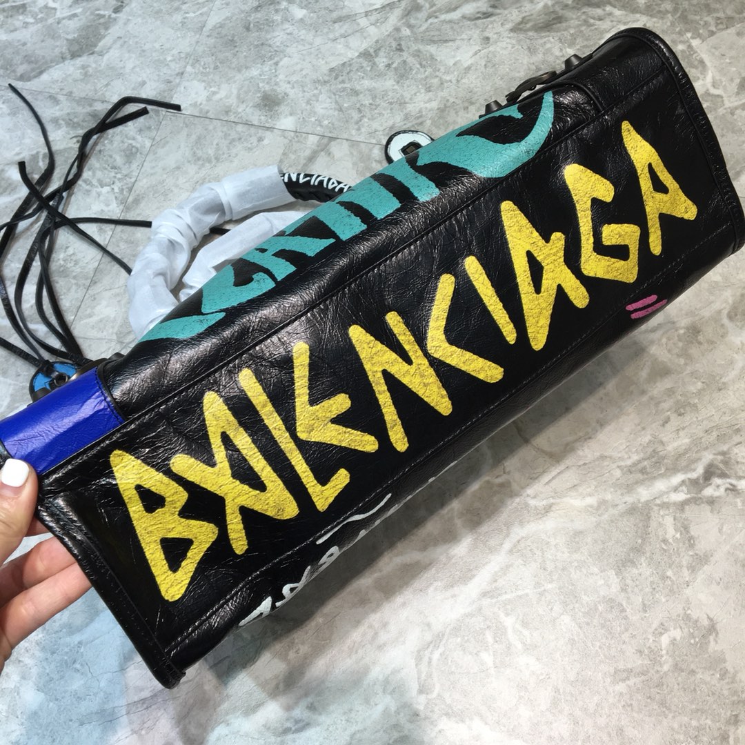 CLASSIC CITY SHOULDER BAG, BALENCIAGA HANDBAGS