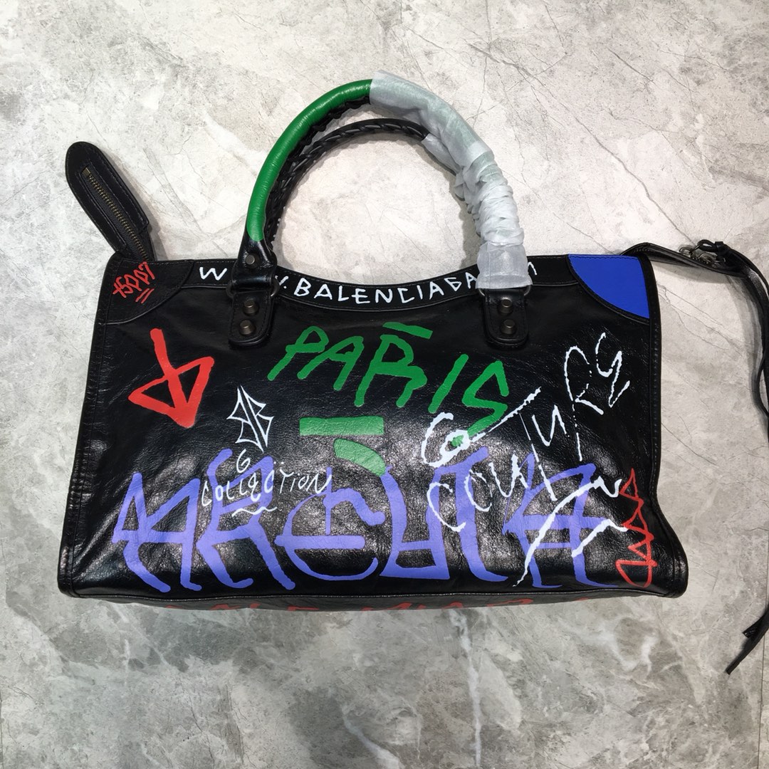 CLASSIC CITY SHOULDER BAG, BALENCIAGA HANDBAGS