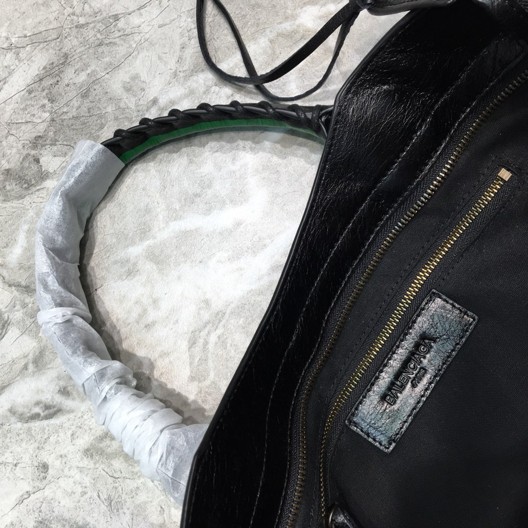 CLASSIC CITY SHOULDER BAG, BALENCIAGA HANDBAGS