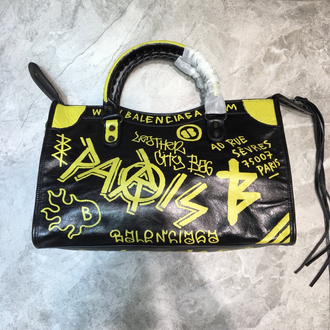CLASSIC CITY SHOULDER BAG, BALENCIAGA HANDBAGS