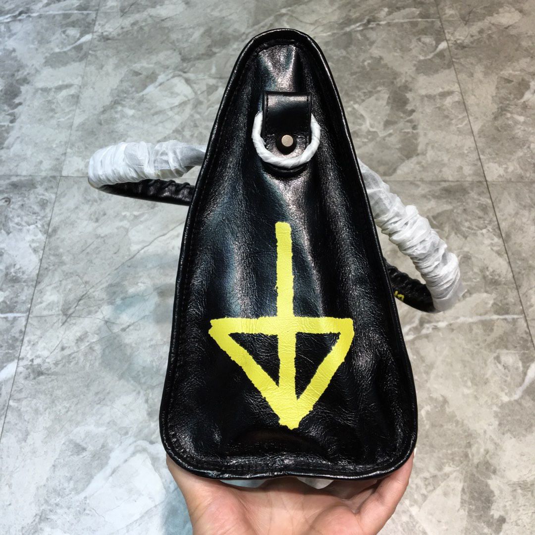 CLASSIC CITY SHOULDER BAG, BALENCIAGA HANDBAGS