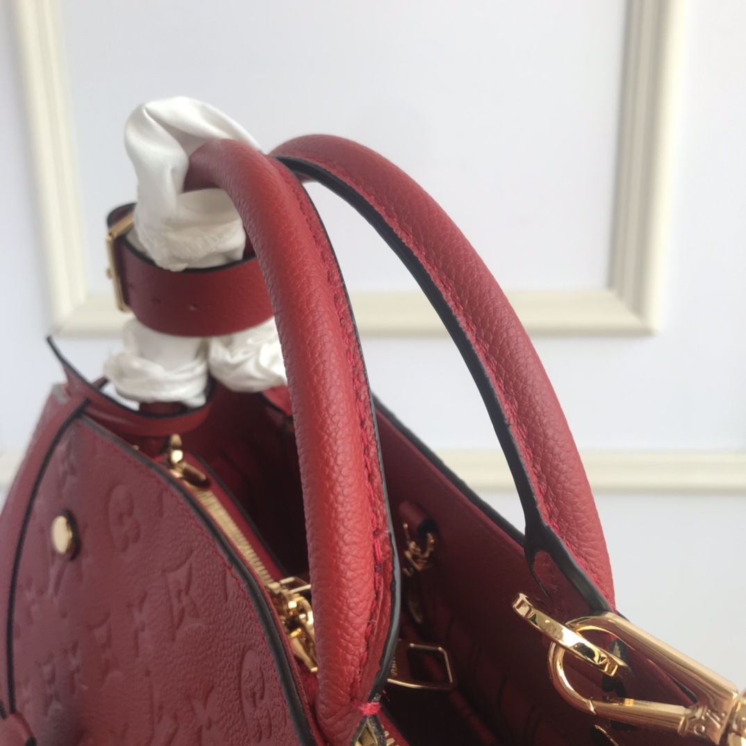 M41194, LOUIS VUITTON LV, MONTAIGNE MM For the dynamic businesswoman
