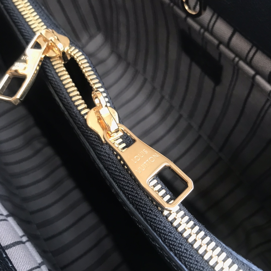 M41048, LOUIS VUITTON LV, MONTAIGNE MM For the dynamic businesswoman