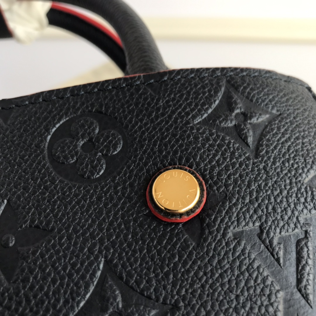 M42747, LOUIS VUITTON LV, MONTAIGNE BB For the dynamic businesswoman