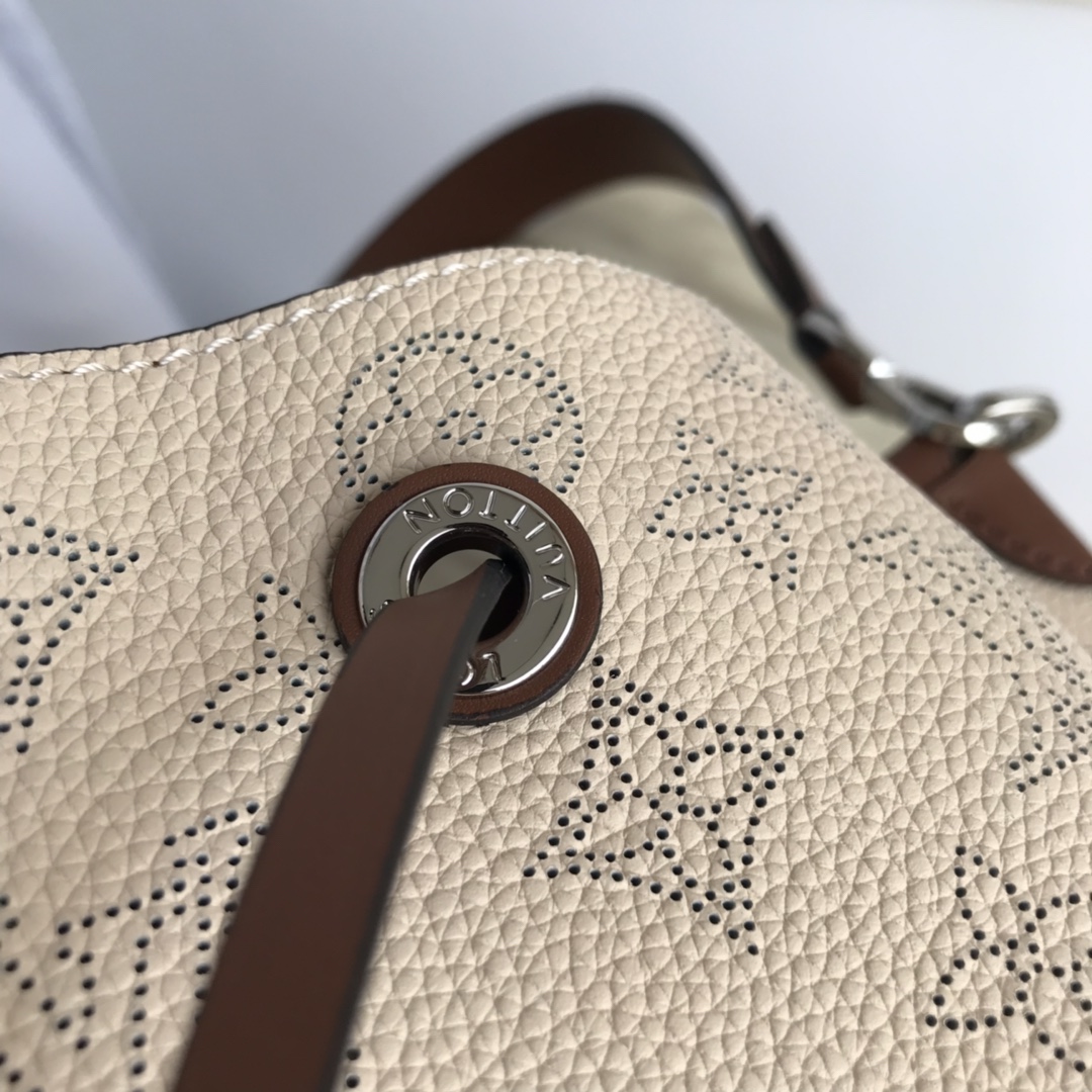M55801 MURIA Leather Bucket Bag, Crossbody Purse | LOUIS VUITTON