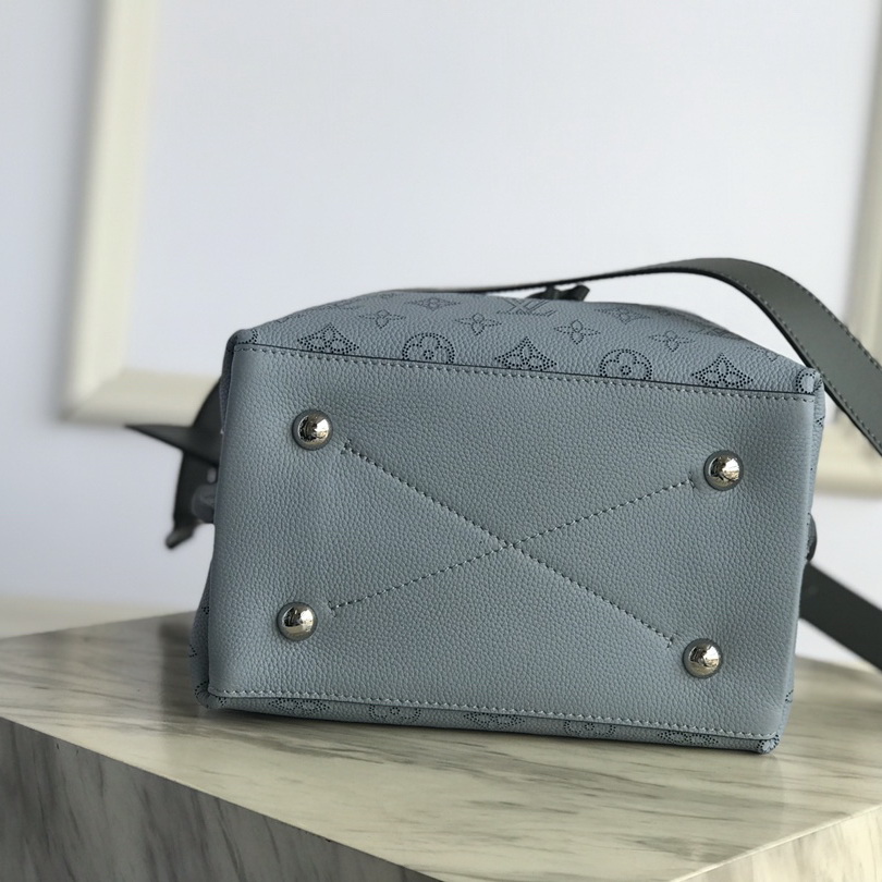 M55906 MURIA Leather Bucket Bag, Crossbody Purse | LOUIS VUITTON