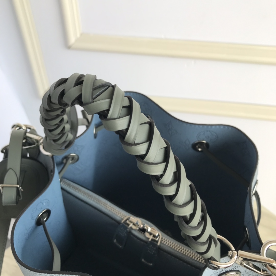 M55906 MURIA Leather Bucket Bag, Crossbody Purse | LOUIS VUITTON