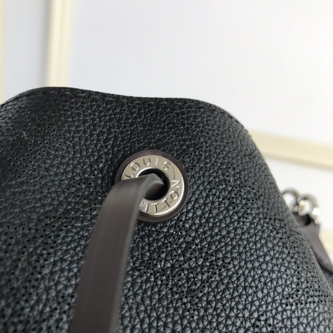 M55800 MURIA Leather Bucket Bag, Crossbody Purse | LOUIS VUITTON