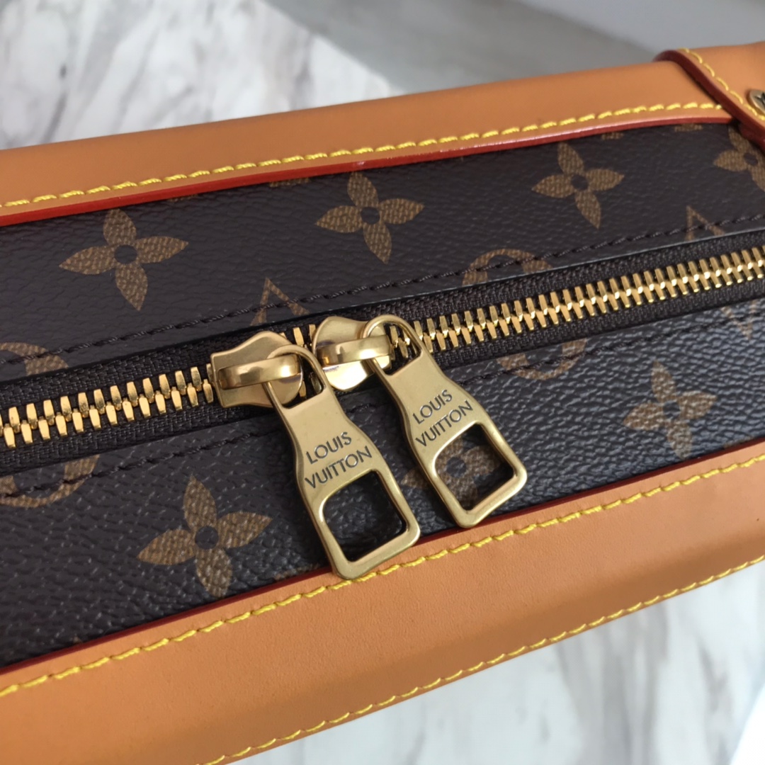 M44660 SOFT TRUNK, Louis Vuitton LV