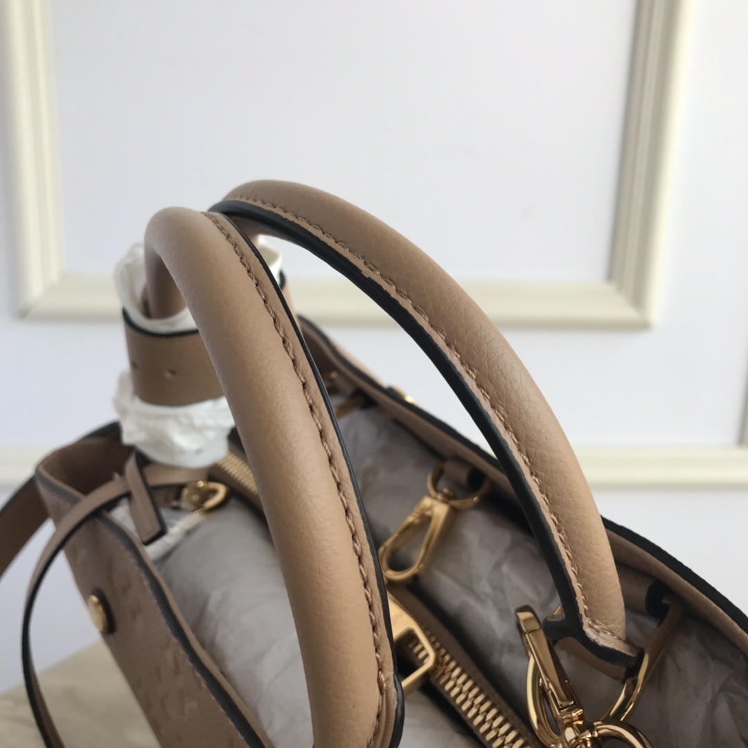 M44160, LOUIS VUITTON LV, MONTAIGNE BB For the dynamic businesswoman