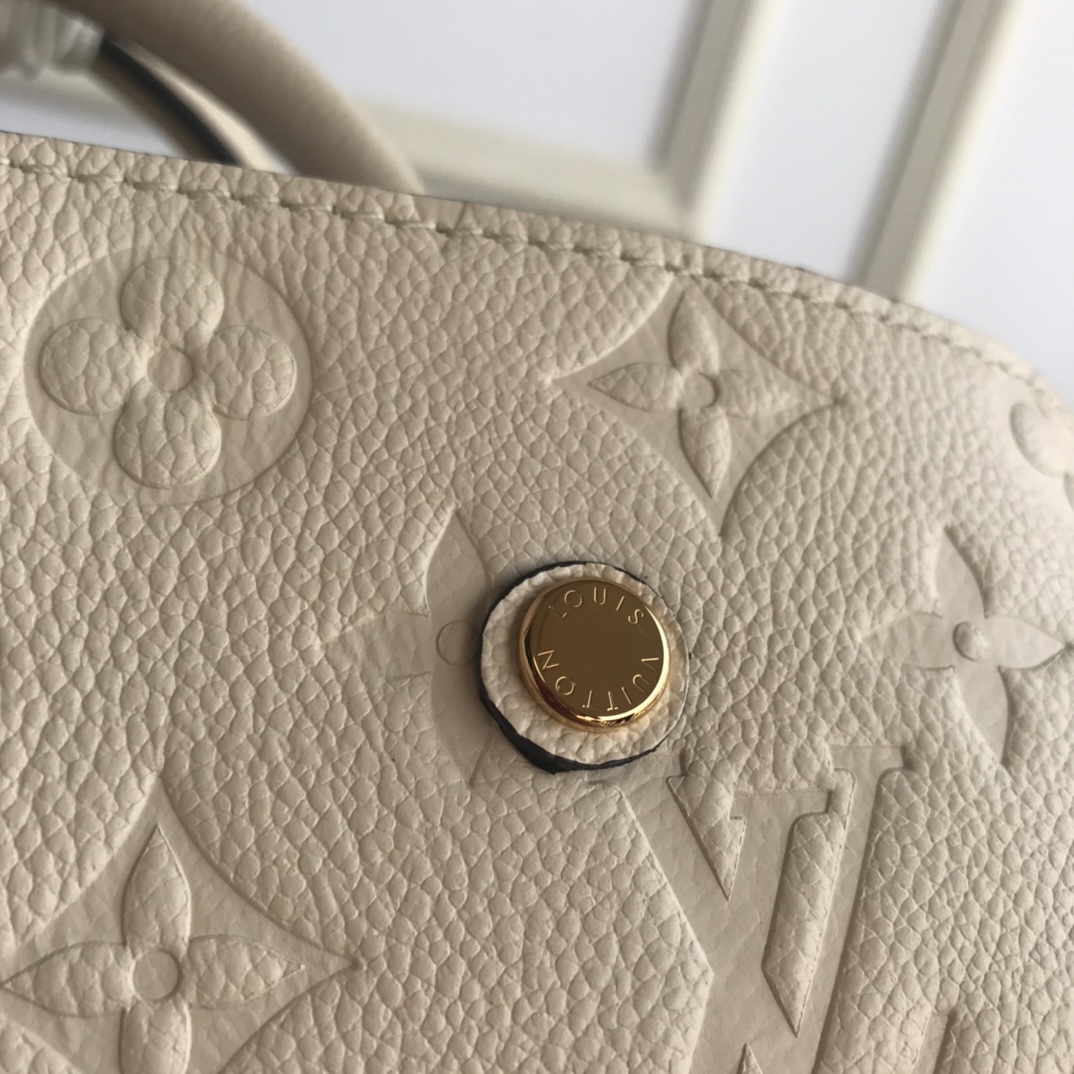 M44061,LOUIS VUITTON LV, MONTAIGNE MM For the dynamic businesswoman