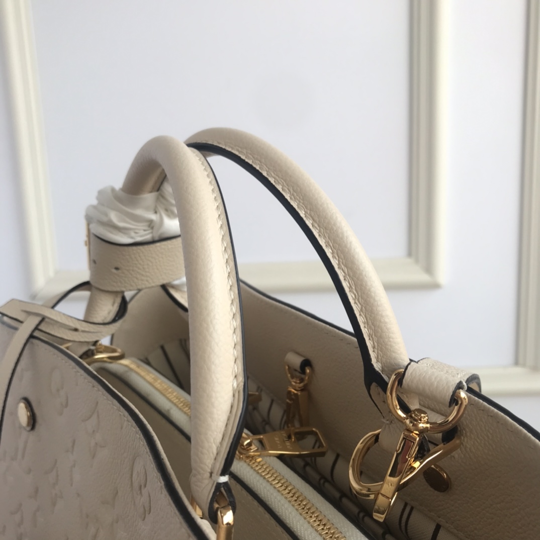 M44061,LOUIS VUITTON LV, MONTAIGNE MM For the dynamic businesswoman