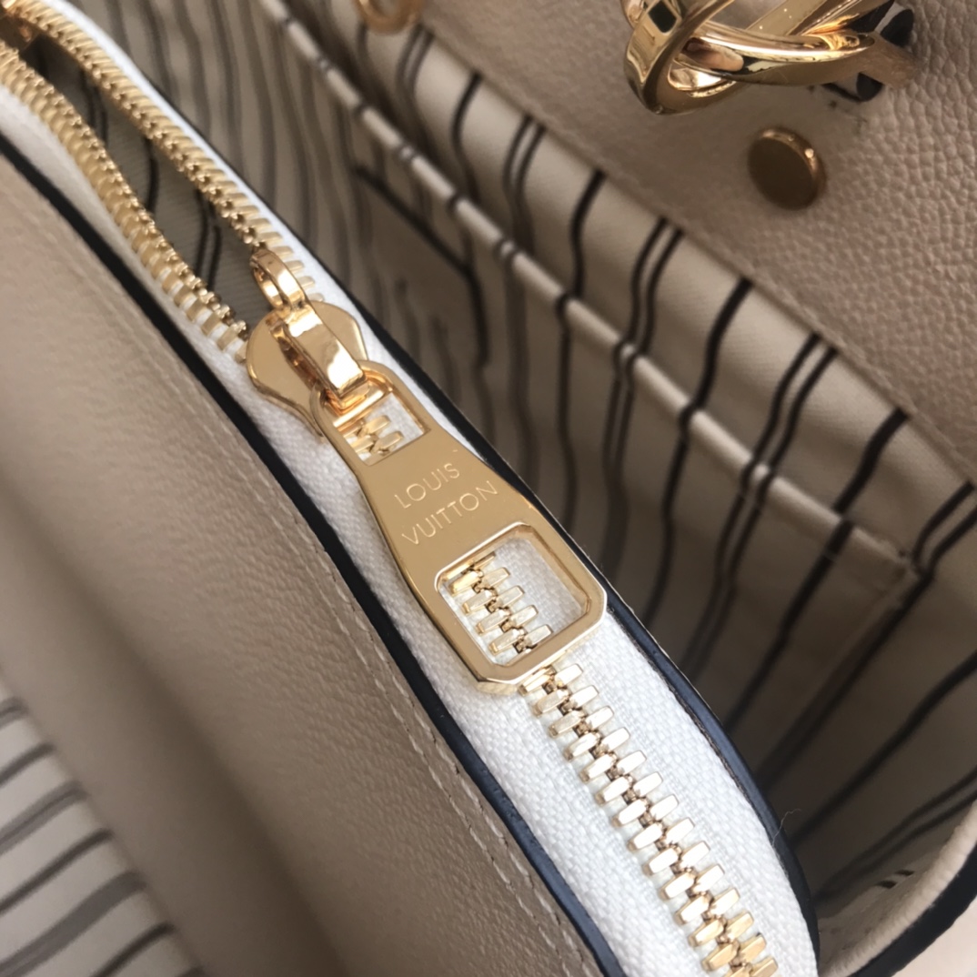 M44061,LOUIS VUITTON LV, MONTAIGNE MM For the dynamic businesswoman