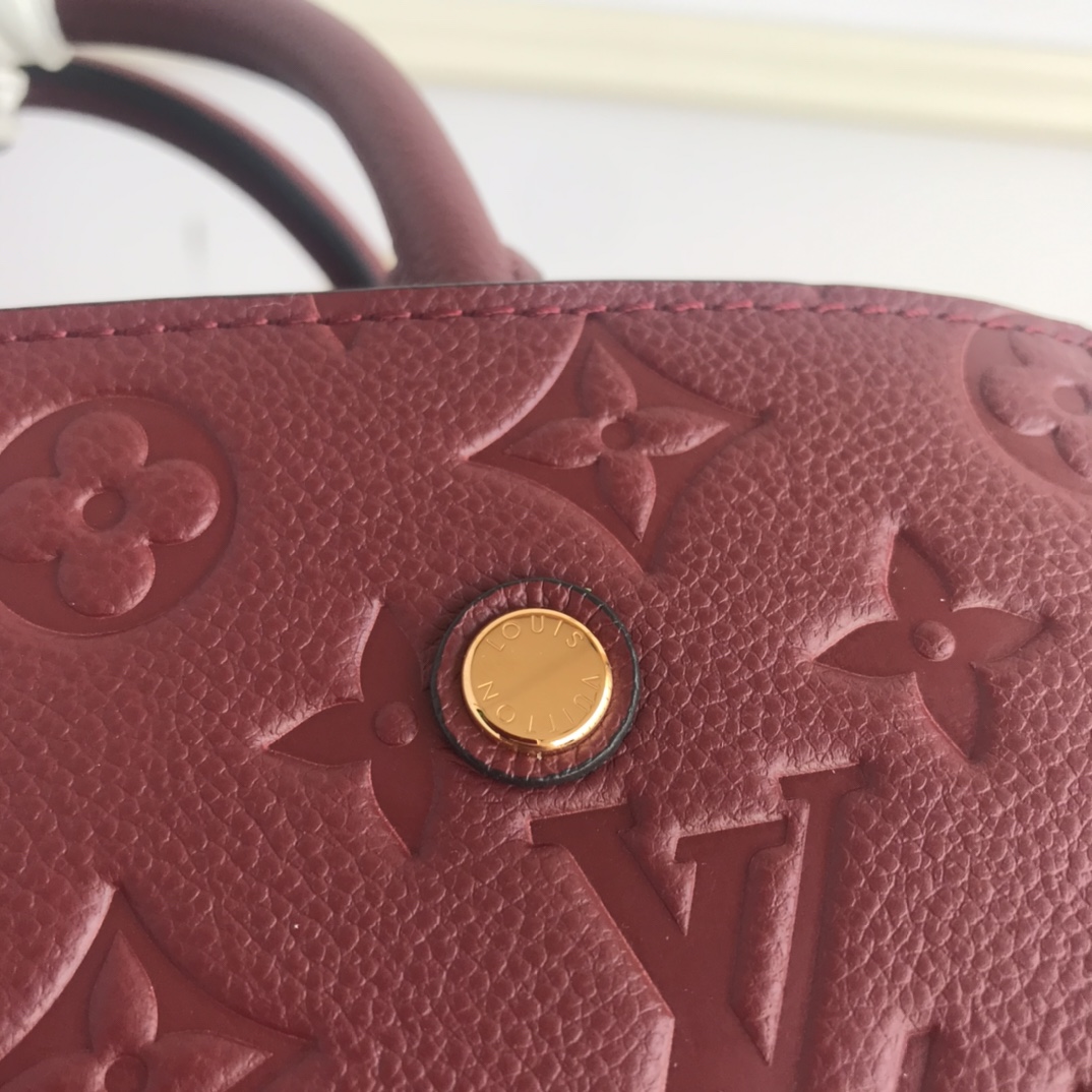 M43258, LOUIS VUITTON LV, MONTAIGNE MM For the dynamic businesswoman